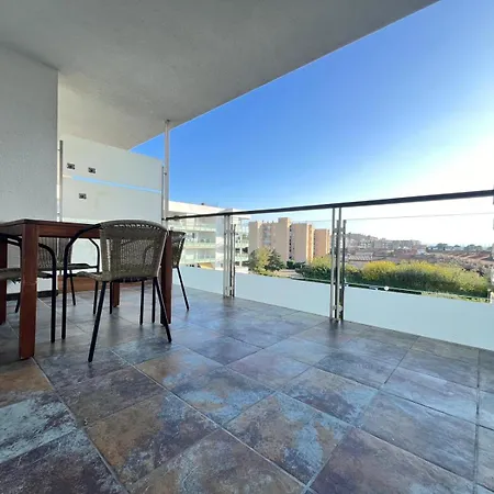 Con Piscina En Apartament